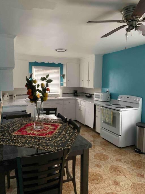 Remodeled House Minutes To Falls Attractions Villa Niagara Falls Exterior foto